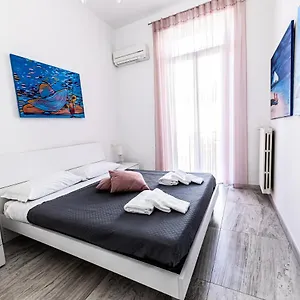 mombello-50.hotelitalianriviera.com/