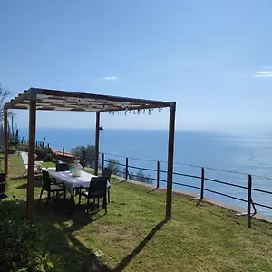 casa-a-picco-sul-mare-5-terre.hotelitalianriviera.com/